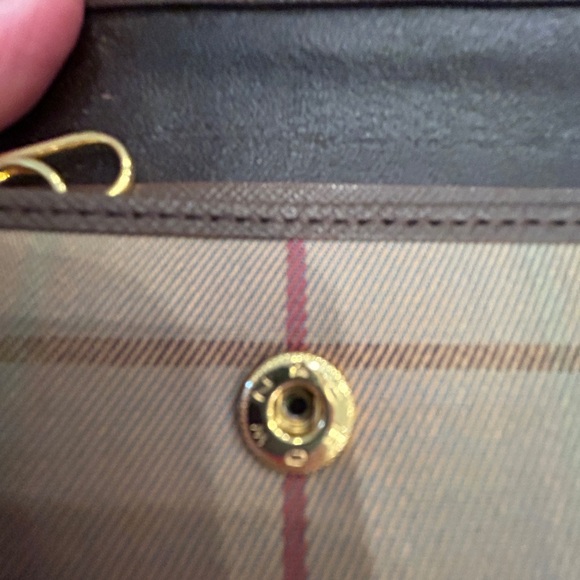 EUC Burberrys Key Wallet/Key Holder - Picture 4 of 12